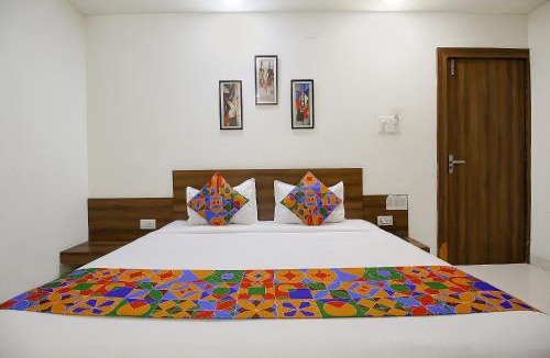 Bhopal Hotel | FabHotel Comfortable Stay