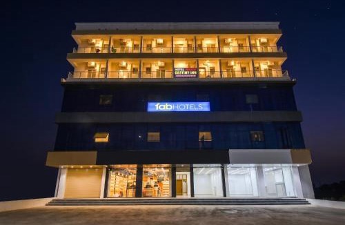 Pune Hotel | FabHotel Destiny Living