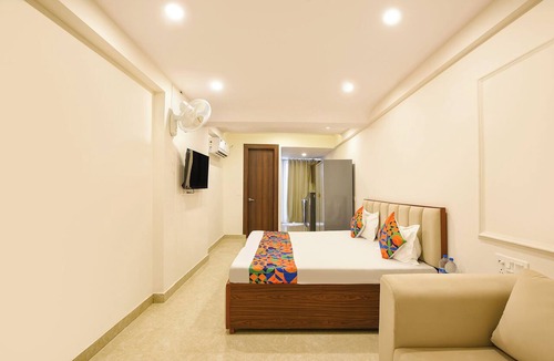 Udyog Vihar Hotel | Fabhotel Durga Luxury Studio