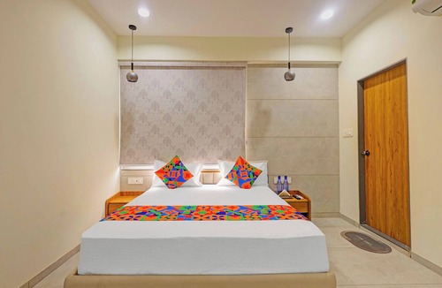 Surat Hotel | Fabhotel Elixir Inn