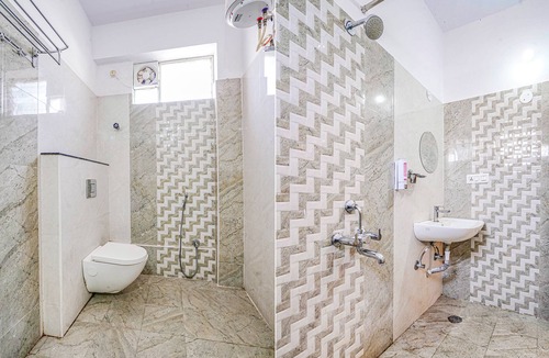 Banjara Hills Hotel | FabHotel Eminent Suites Banjara Hills - Nr. LV Prasad EYE Institute