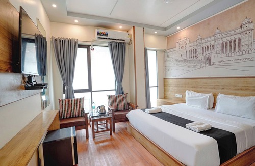 Vile Parle East Hotel | Fabhotel Freedom Star