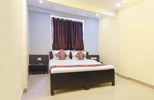 Pune Hotel | Fabhotel Galaxy Koregaon Park