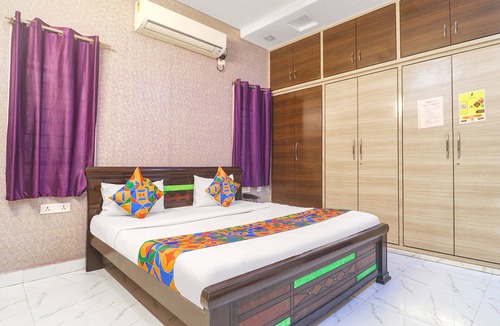 Madhapur Hotel | FabHotel Golden Gate - Hitech City