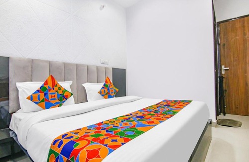 Amritsar Hotel | FabHotel Golden Gate I