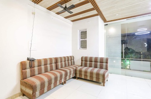 Dindori Hotel | Fabhotel Green Valley I