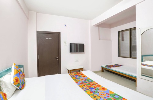 Dindori Hotel | Fabhotel Green Valley I
