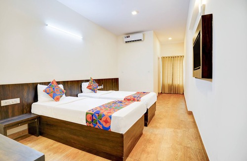 Jayanagar Hotel | Fabhotel Grk Comforts