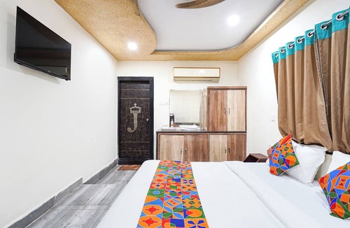 Guntur Hotel | FabHotel Jaya Grand - Nr. Railway Station