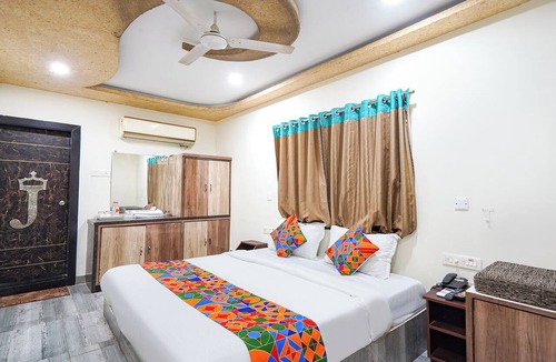 Guntur Hotel | FabHotel Jaya Grand - Nr. Railway Station