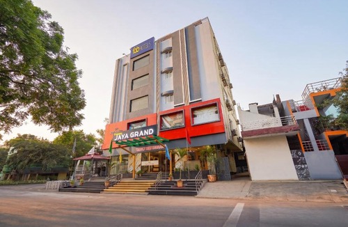 Guntur Hotel | FabHotel Jaya Grand - Nr Railway Station