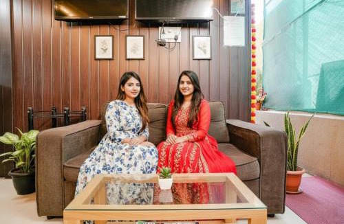 Pune Hotel | FabHotel Komfort Inn - Nr Twin Tower