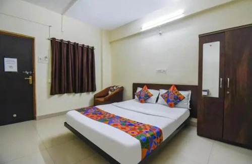 Phase 1 Hotel | FabHotel Krishna Inn