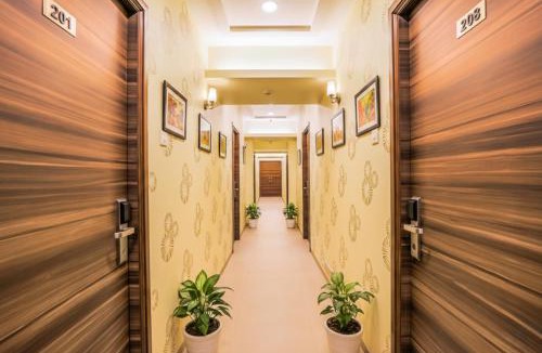 Navi Mumbai Hotel | FabHotel Landmark Residency - Nr MIDC Turbhe
