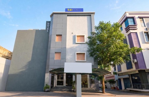 Mansarovar Hotel | FabHotel Mansarovar Retreat