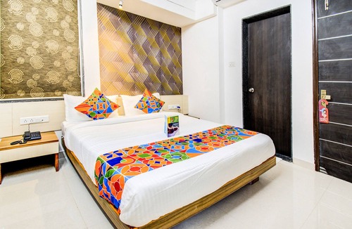 Viman Nagar Hotel | FabHotel Marvel Bliss - Nr. Symbiosis Centre