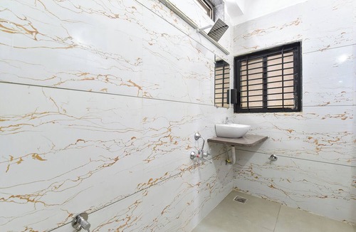 Indore Hotel | FabHotel Metro Residency, Indore Junction Railway Station
