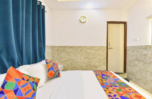 Indore Hotel | FabHotel Metro Residency, Indore Junction Railway Station