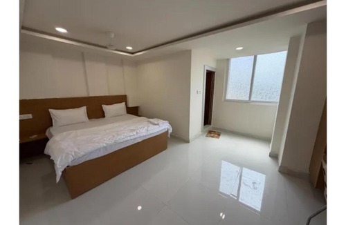 Shamshabad Hotel | FabHotel MV Luxury Rooms