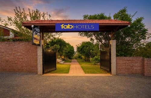 Tasgaon Hotel | FabHotel Nakshtra Resort