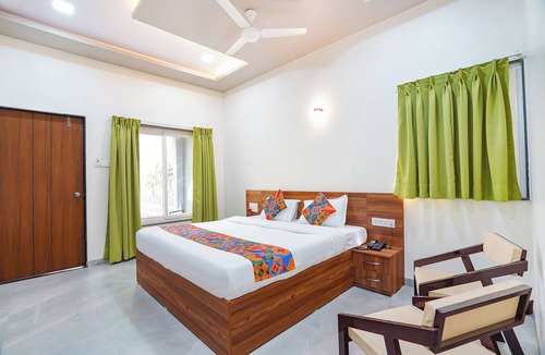Tasgaon Hotel | Fabhotel Nakshtra Resort