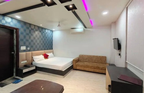 Mansarovar Hotel | Fabhotel Pacific View