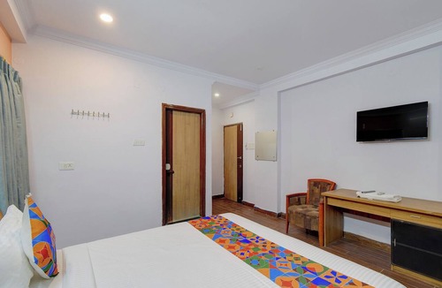 Madhapur Hotel | FabHotel Prestige Lake Ridge - Nr Durgam Cheruvu Lake Front Park