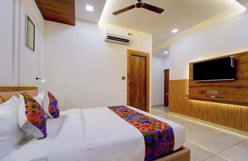 Ernakulam South Hotel | Fabhotel Prime Hash Four