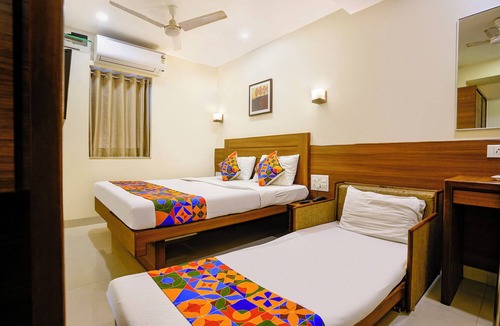 Grant Road Hotel | Fabhotel Rahat