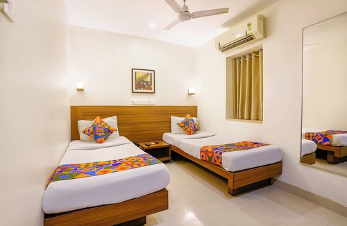 Grant Road Hotel | Fabhotel Rahat