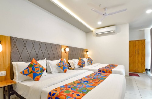 Padra Hotel | Fabhotel Royal City
