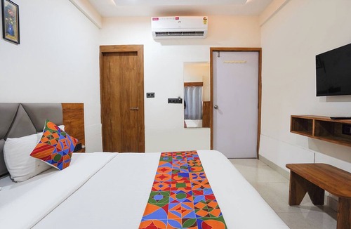 Ahmedabad Hotel | Fabhotel Royal King