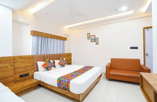 Ahmedabad Hotel | Fabhotel Royal King
