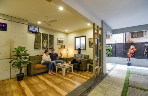 Pune Hotel | FabHotel Royce Studio - Nr Pune International Airport