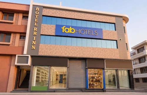 Kanpur Hotel | FabHotel RR Inn