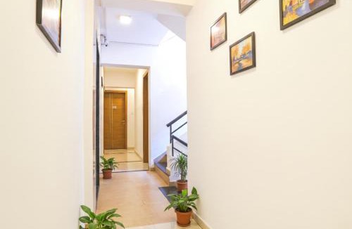 Pune Hotel | FabHotel Saffron Inn I - Nr Darshan Museum