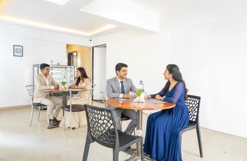 Pune Hotel | FabHotel Saffron Inn I - Nr Darshan Museum