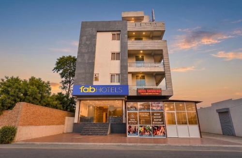 Sanganer Hotel | FabHotel Shivalika