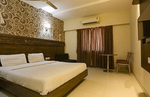 Mira Road East Hotel | Fabhotel Shivani Residency