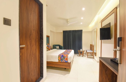 Karve Nagar Hotel | Fabhotel Shourya Regency