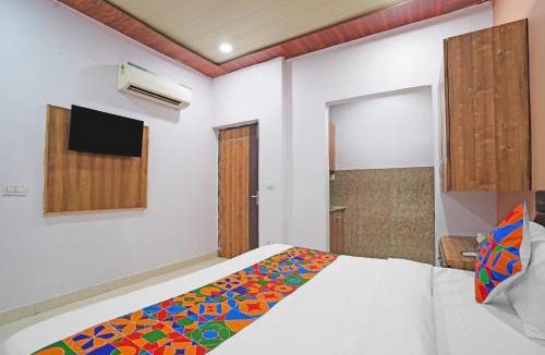 Vrindavan Hotel | Fabhotel Shri Rawat Kunj - 150m From Banke Bihari temple