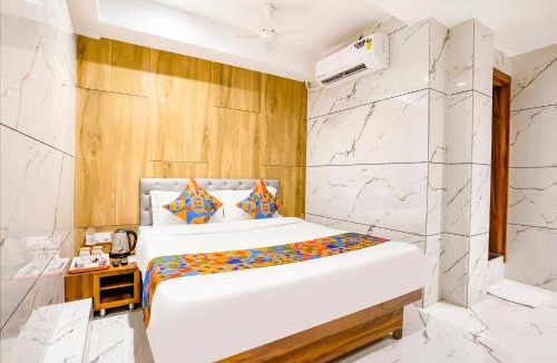 Bhandup West Hotel | FabHotel Shubham Inn