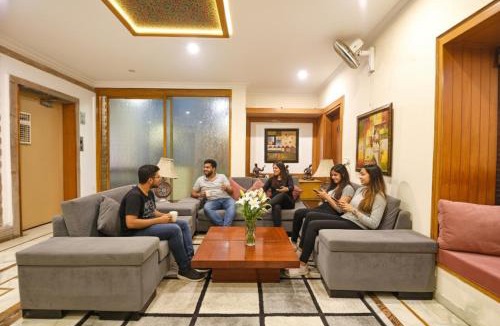 DLF Phase 3 Hotel | FabHotel Siris 18 - Aravali Biodiversity Park