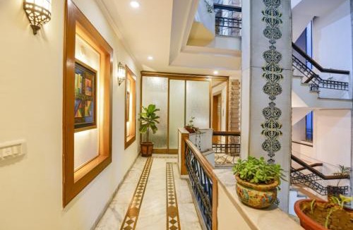 DLF Phase 3 Hotel | FabHotel Siris 18 - Aravali Biodiversity Park
