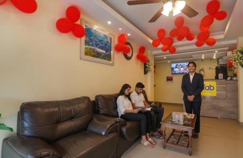 Gomti Nagar Hotel | FabHotel SR Inn