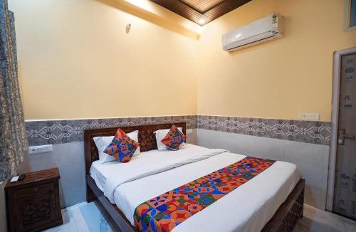 Vrindavan Hotel | Fabhotel SS Dham - 200m from prem Mandir