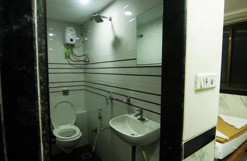 Goregaon East Hotel | Fabhotel Star Hill