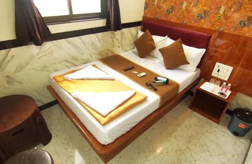 Goregaon East Hotel | Fabhotel Star Hill