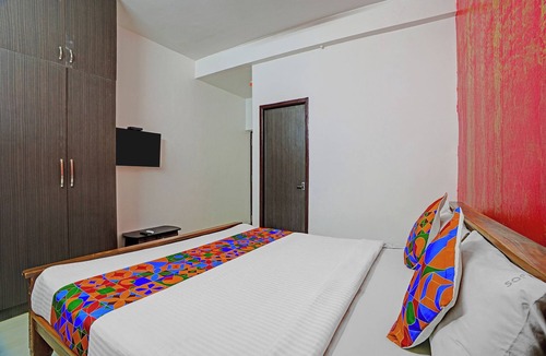Vadanemelli Hotel | FabHotel Subikshas Mirra Villa -ECR