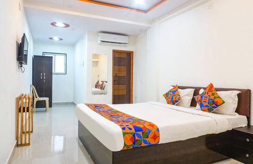 Rajgurunagar Hotel | FabHotel Surya I Pune